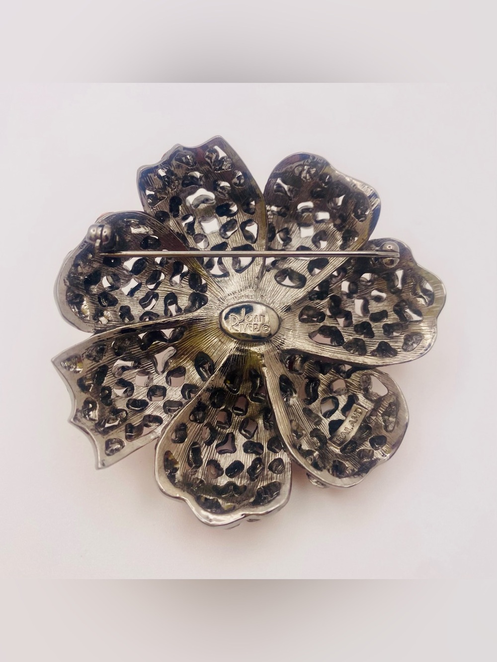 Joan Rivers Classics Collection Domed Flower Brooch Rhinestone - Picture 6 of 7